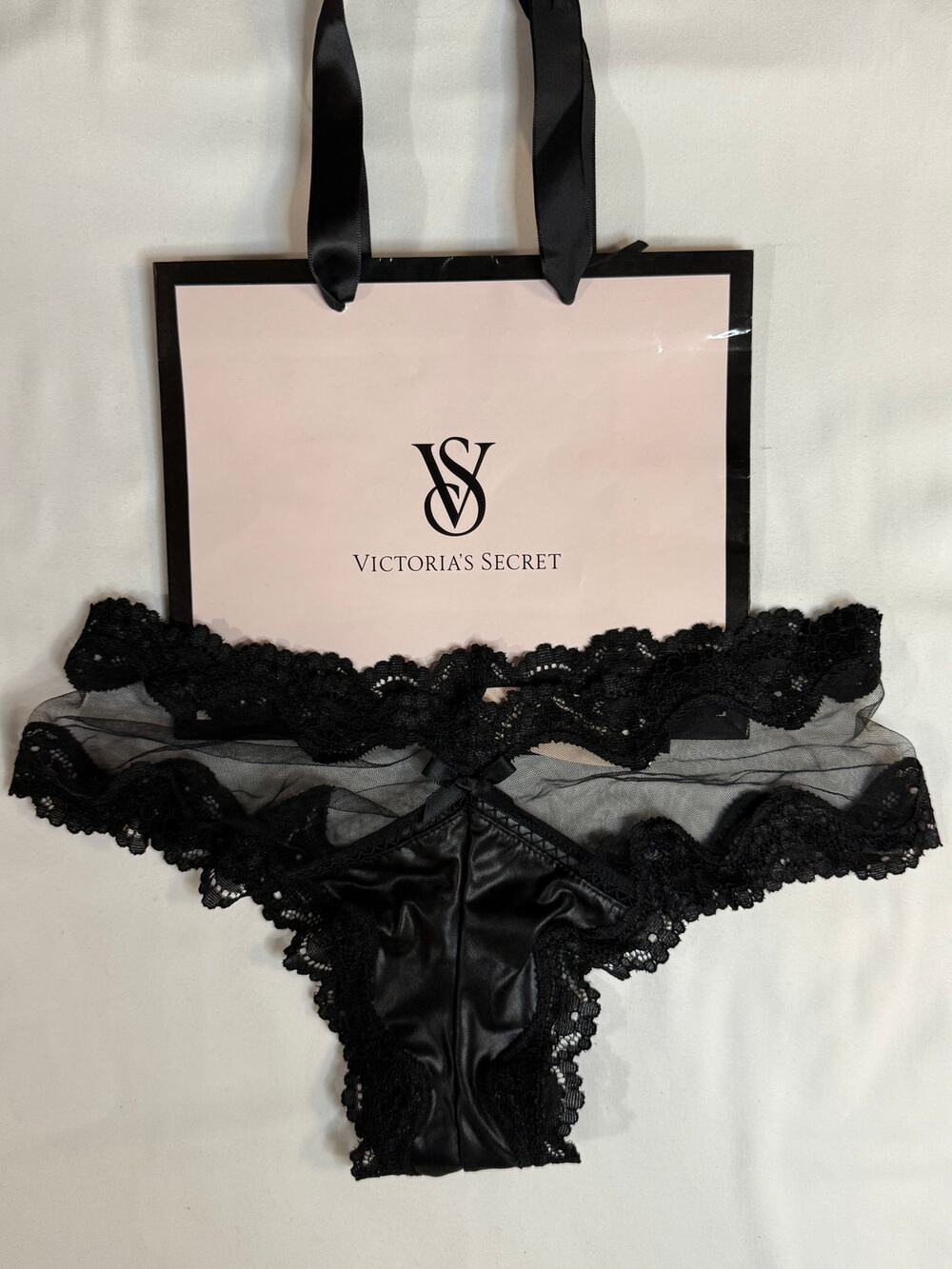 NWT Victoria’s Secret Vintage Sheer Lace Cheeky Panty Black Size XS 2014